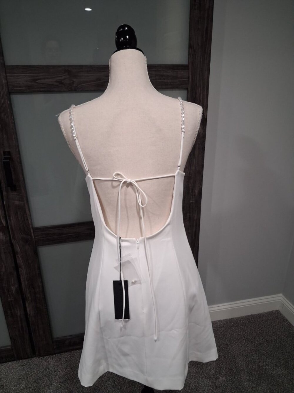 Gianni Bini Chloe A-Line Cut-Out Sequin Crepe Dress – White – Size 6 (NWT) - Picture 4 of 4